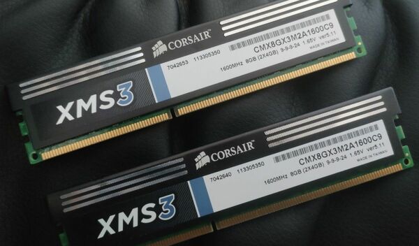 Corsair　ＤＤＲ3 cmx8gx3m2a1333c9　８ＧＢ(４ＧＢx２) 