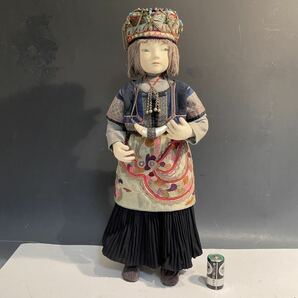 4041001 人形作家 森小夜子作 創作人形 民芸衣装 女の子 少女人形 角笛 約50㎝ ドール 美術品 コレクション 逸品の画像4