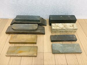 ★中古★砥石8個セット 台付きあり 刃物研ぎ 包丁 鉋 鑿 脇差 刀鍛冶 研磨 大工道具 本職 日本 JAPAN planer wetstone)倉b