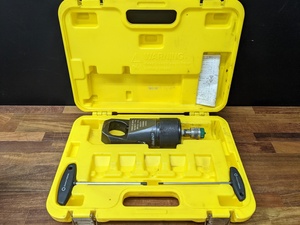 ★中古★ENERPAC エナパック 油圧ナットカッター NC-3241 本体 取扱説明書付き ボルトサイズM22～M27 六角ナットサイズ32～41mm 196kN )倉a