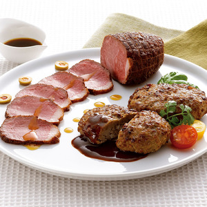  Hokkaido production cow roast beef & hamburger set A