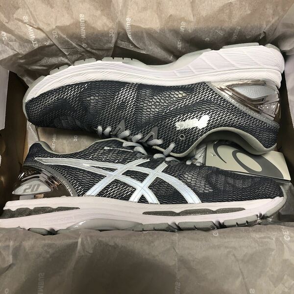 美品 ASICS Nimbus 20 Platinum 27.5 cm US9.5 アシックス ニンバス プラチナム シルバー gel kayano 22 23 24 25