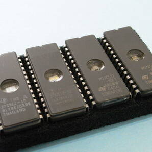 ★ FUJITSU. Texas. STマイクロ. EPROM . 27C512. ８個セット 美品（消去確認済み) A-355★の画像1