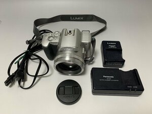 [宝] Panasonic・パナソニック・デジタルカメラ・LUMIX・DMC-FZ20。美品。作動良好。バッテリなし品。