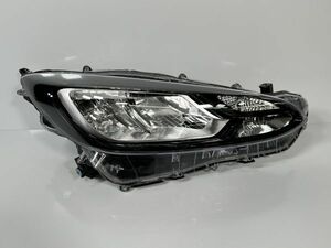 極美品/破損キズなし/低走行 アクア MXPK10 MXPK11 純正 右ヘッドライト 右ライト RH LED 81105-52N70 52-335 打刻X4 管理21457