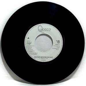 【蘭7】 QUEEN クイーン / ANOTHER ONE BITES THE DUST / DRAGON ATTACK / 1980 オランダ盤 7インチレコード EP 45 試聴済の画像3