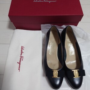 大幅値下げ【良品、中古 】フェラガモ☆定番、パンプス 7 23.5〜24センチ程度 ヴァラ 黒 ブラック お受験 行事 入学式 入園式