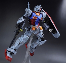 PG UNLEASHED 1/60 ガンダム 改修塗装済み完成品_画像4