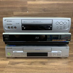 US240409 E-39 Panasonic パナソニック NV-HV3G SONY ソニー BDZ-T70 MITSUBISHI 三菱 HV-H200 映像機器 まとめ VHS Blu-ray 通電確認済