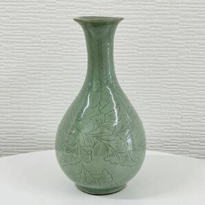 【送料無料!!3点おまとめ】青磁 花瓶 古壺 一輪挿し 花器 陶磁器 骨董品 古美術 インテリア アンティーク 泉 花/葉っぱ柄 共箱なし 現状品の画像8