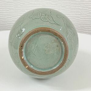 【送料無料!!3点おまとめ】青磁 花瓶 古壺 一輪挿し 花器 陶磁器 骨董品 古美術 インテリア アンティーク 泉 花/葉っぱ柄 共箱なし 現状品の画像10