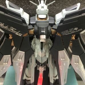 ストライクフリーダム ガンダム MG 完成品 ガンプラ の画像5