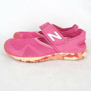 MK2390*New Balance*ニューバランス*ジュニアサンダル*マリンシューズ*21cm*ピンクの画像3