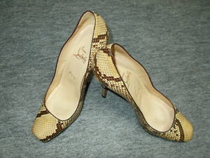 Christian Louboutin Louboutin. pin heel pumps 40 python 