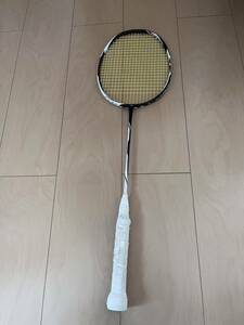 YONEX