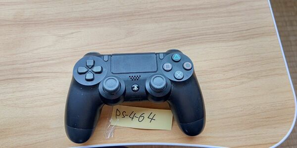 純正PS4コントローラー商品説明を確認よろしくお願いします。値下げ交渉スルーします。