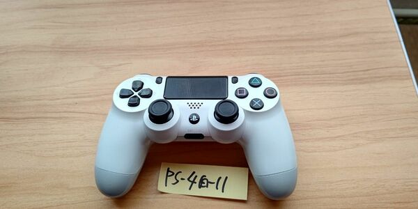 純正PS4コントローラー商品説明を確認よろしくお願いします。値下げ交渉スルーします。