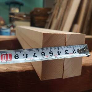 ブラックチェリー No.240426-A 無垢 乾燥材 角材（長さ620㎜ｘ幅30㎜ｘ厚み30㎜）4本 木材 DIY 棚板 小物作りにの画像6