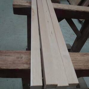 ブラックチェリー No.240426-A 無垢 乾燥材 角材（長さ620㎜ｘ幅30㎜ｘ厚み30㎜）4本 木材 DIY 棚板 小物作りにの画像2