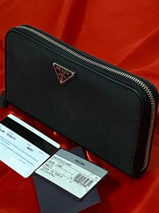 プラダ PRADA ロゴプレート ラウンドファスナー 長財布 長財布 ナイロン ネロ(ブラック) 1ML506 レディース 【中古