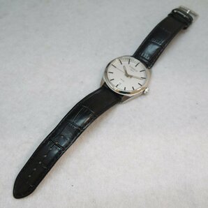 USED品・保管品 TISSOT ティソ T101410A クオーツ 腕時計 3針 デイト シルバー文字盤 レザーベルト ケース付き 動作品の画像7