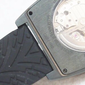 USED品・訳有り品 VARTIX ヴァティックス GR01-040 自動巻き 3針 腕時計 裏スケルトン ブラック 黒 ダメージ有 外箱/ケース付きの画像8