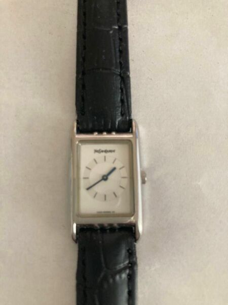 イヴ・サンローラン　不動　時計　新品ベルト　ホワイトスクエアフェイス　レディース腕時計