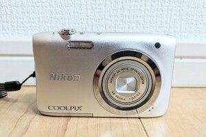 ☆動作確認済み Nikon ニコン COOLPIX A100 シルバー コンパクトデジタルカメラ デジカメ☆