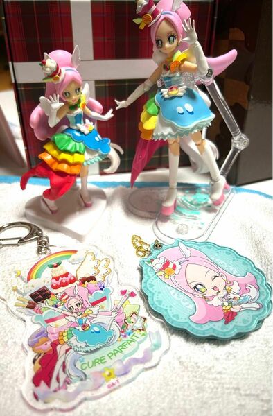 キラキラプリキュアアラモード　キュアパルフェ　キラリン　ぬいぐるみ　フィギュア　アクリルキーホルダー　等