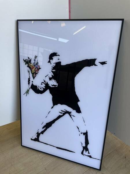 バンクシー　愛は空中に　アートパネル　ガラス絵　絵画　絵　壁掛け　ポスター　Love is in the Air　アート　Banksy　額縁　フレーム