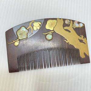  era thing wooden . comb hair ornament kimono small articles mother-of-pearl gold lacqering gold . plum writing antique antique Vintage collection antique 