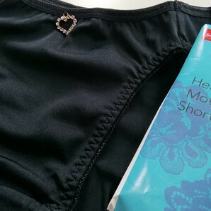 Triumph トリンプ Heart Motif Shorts ラインストーン ハート ブラック ストレッチ  ショーツ Mサイズ 新品未使用 の画像4