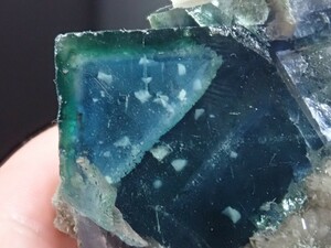 * collector discharge *karu site inf Rollei to super core zo- person g blue green . stone mineral specimen raw ore 