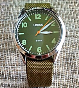 セイコー ローラス SEIKO lorus メンズ腕時計　アーミーグリーン　海外モデル【電池交換済み】