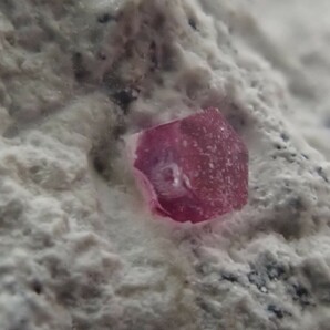 【宝石質】レッドベリル 赤いエメラルド ビクスバイト 原石 標本の画像3