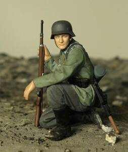 タミヤ 1/35　ドイツ国防軍兵士1体【32】組み立て塗装済み完成品 TAMIYA 1:35 WW2 German Wehrmacht Soldier, build and Painted finished.