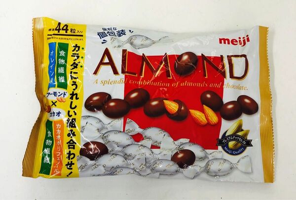 Meiji 明治　アーモンドチョコレート　アーモンド　チョコ　44粒入り