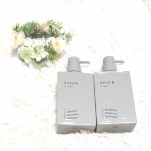 【新品未開封　現品1点限り】AKNIR　アクニー　薬用ヘアシャンプー　薬用ヘアトリートメント　2点セット新品未使用