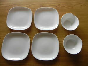 ヤマザキ　春のパン祭り　白い皿　6枚　約20×約20×約2＝4枚　約13.5×約13.5×約5＝2枚