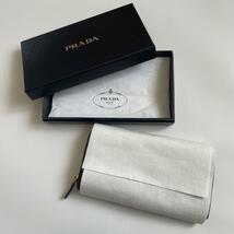 【極美品★箱付き】PRADA プラダ 長財布 ラウンドジップ ラウンドファスナー ヴィッテログレイン ダイノ シボ革 黒 ブラック 1ML506_画像10