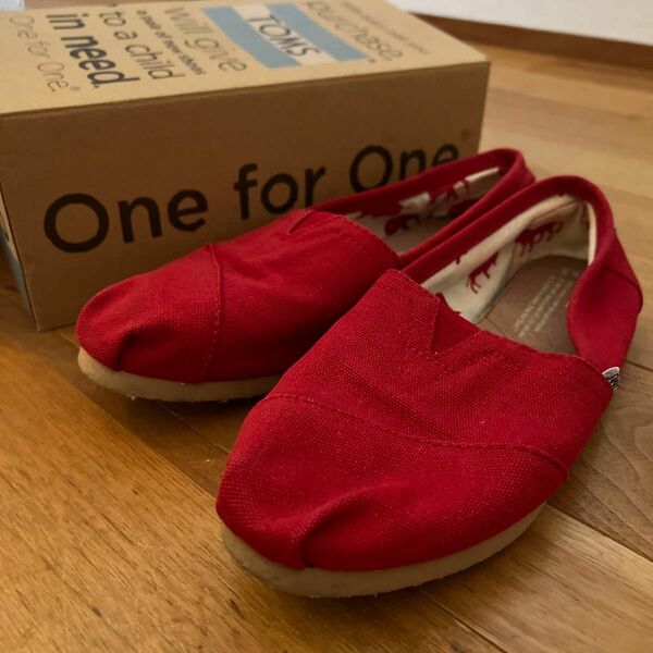 TOMS スリッポン　クラシックス　レッドキャンバス