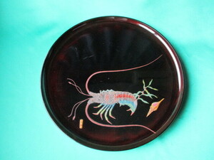 琉球塗　盆　丸盆　飾り盆　図柄：伊勢海老　イセエビ　貝殻　３６cm　中古品