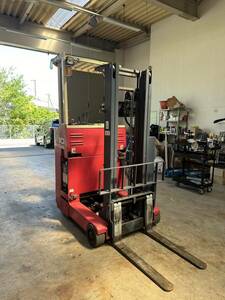 埼玉　中古　Nissan　リーチforklift　1.0ｔ