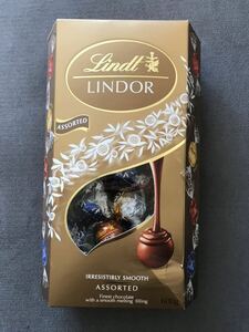 コストコ Lindt リンツ リンドール アソート チョコレート 詰め合わせ ゴールド 47-48個入り　1101