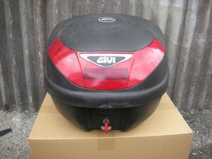 GIVI30L　BOX　中古品