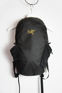 国内正規 美品2022年製 ARC’TERYX アークテリクス MANTIS 16 BACKPACK バックパック リュック ポリエステル 29558-136804 本物 黒414O▲