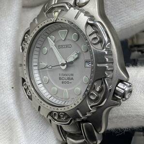 【2323】1円～/メンズ腕時計 クォーツ SEIKO セイコー ダイバー SCUBA チタン 7N35-6040 電池切れ 動作未確認の画像2