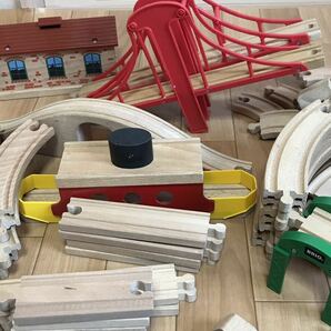木製レール 木製玩具 木製車両 線路 機関車 トーマス等 おもちゃまとめて 中古現状品の画像9