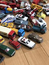 TOMICA トミカ ミニカー等130台以上まとめて 救急車 トラック バス 車おもちゃ 総重量6kg以上 中古ジャンク_画像3