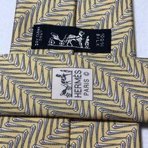 ■美品■HERMES エルメス　ネクタイ　金具　総柄　シルク100% フランス製　ライトイエロー×ライトグレー　ビジネス_画像6